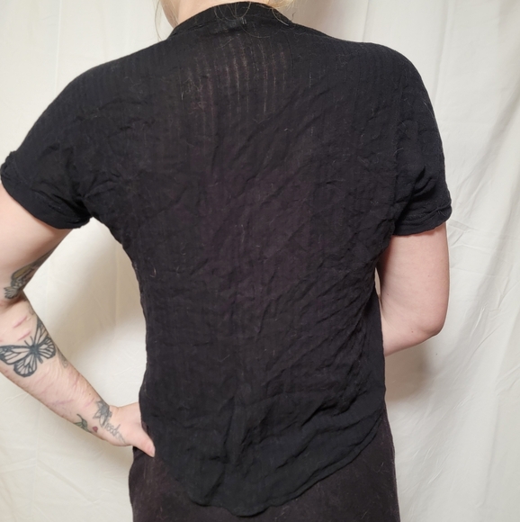 Short-Sleeve Black Tie-Front Crop Top - Picture 4 of 6